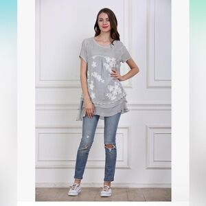 Simply Couture Silver Gray Short Sleeve Blouse with White Floral Embroidery